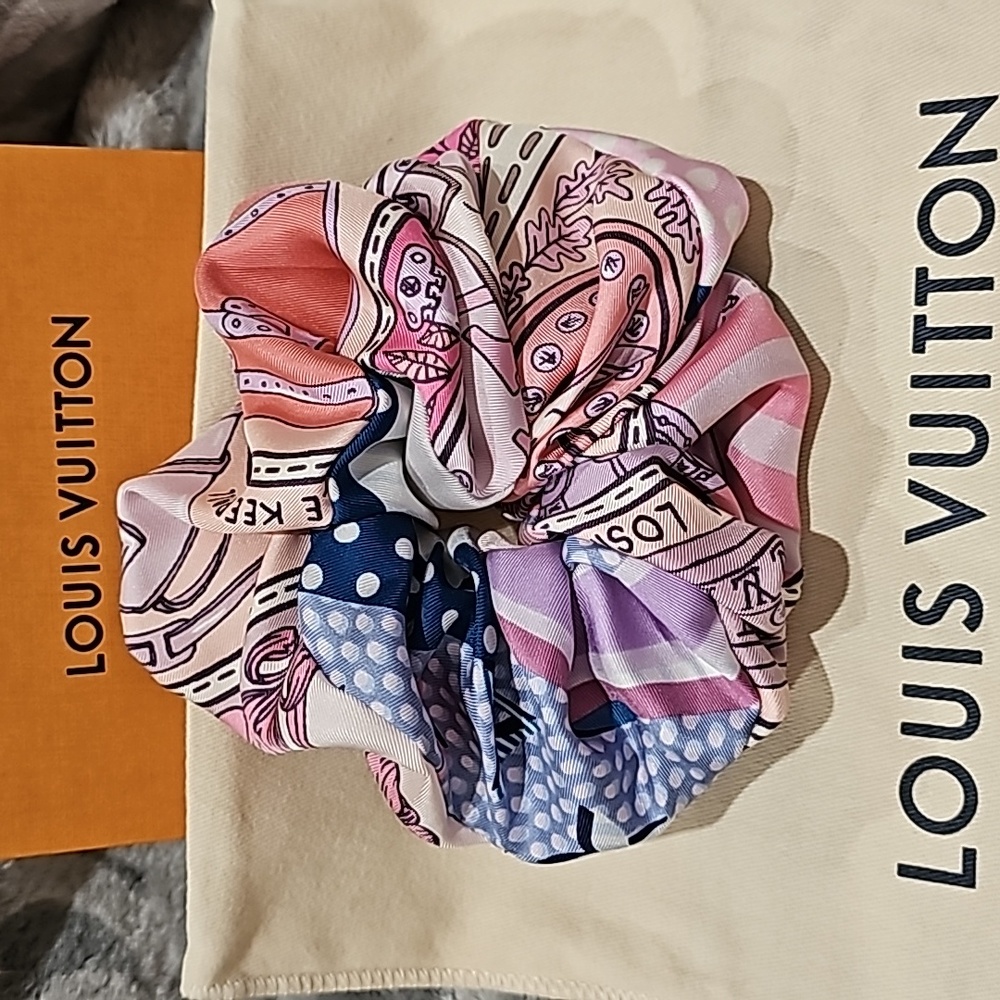 LOUIS VUITTON SCRUNCHIE HAIR ACCESSORY HAIR RIBBON CREME PINK MONOGRAM LARGE SIZ - Picture 17 of 17